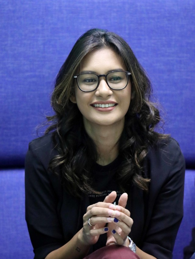 Pemain film Twivortiare Raihaanun Soeriaatmadja saat berkunjung ke kantor kumparan. Foto: Melly Meiliani/kumparan