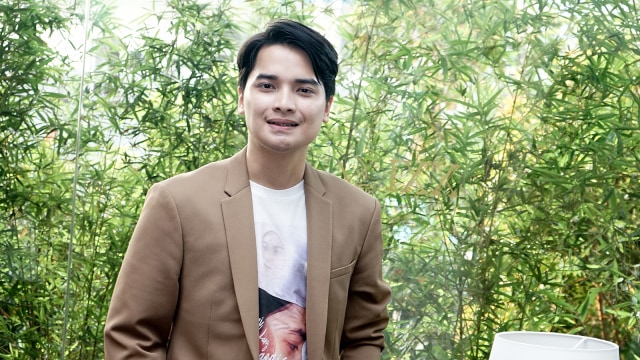 Anak Almarhum Ustaz Arifin Ilham, Alvin Faiz saat hadir di screening film 'Suami Yang Menangis' di Epicentrum, Jakarta, Selasa, (27/8). Foto: Ronny/kumparan