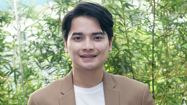 Anak Almarhum Ustaz Arifin Ilham, Alvin Faiz saat hadir di screening film 'Suami Yang Menangis' di Epicentrum, Jakarta, Selasa, (27/8). Foto: Ronny/kumparan