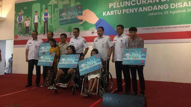 Gubernur DKI Jakarta Anies Baswedan meluncurkan Kartu Penyandang Disabilitas Jakarta di GOR Matraman, Jakarta Timur. Foto: Aprilandika Pratama/kumparan