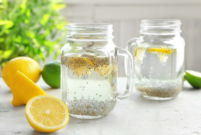 Infused water dengan biji chia Foto: Shutterstock