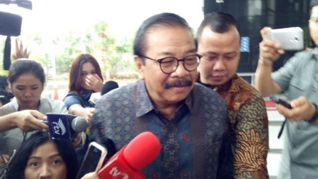 Taat Hukum, Pakde Karwo Penuhi Panggilan KPK