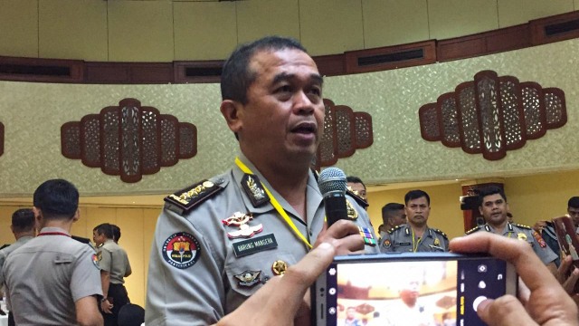 Kabid Humas Polda Jatim, Kombes. Pol. Frans Barung Mangera. Foto: Andreas Ricky Febrian/kumparan