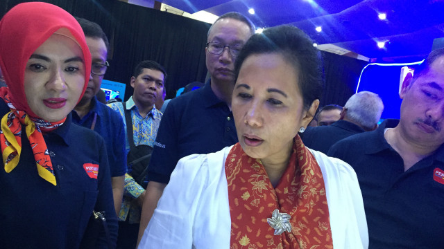 Menteri BUMN Rini Soemarno (tengah) dan Dirut Pertamina Nicke Widyawati (kiri) buka Pameran Pertamina Digital Expo 2019. Foto: Elsa Olivia Karina L Toruan/kumparan