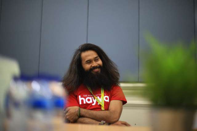 Adhin Abdul Hakim saat wawancara eksklusif di kantor kumparan. Foto: Fitra Andrianto/kumparan