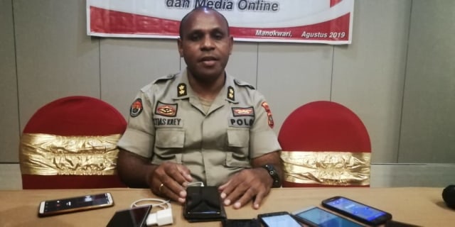 Kabid Humas Polda Papua Barat, AKBP Mathias Y. Krey. Foto: Balleo News