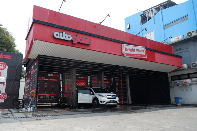 Cuci mobil express 15 menit Foto: Aditya Pratama Niagara/kumparan