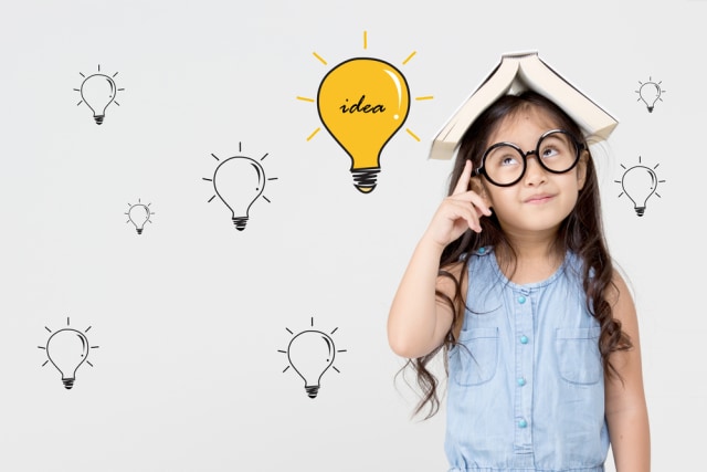 Ilustrasi menyeimbangkan akademik dengan kemampuan sosial-emosional. Foto: Shutterstock