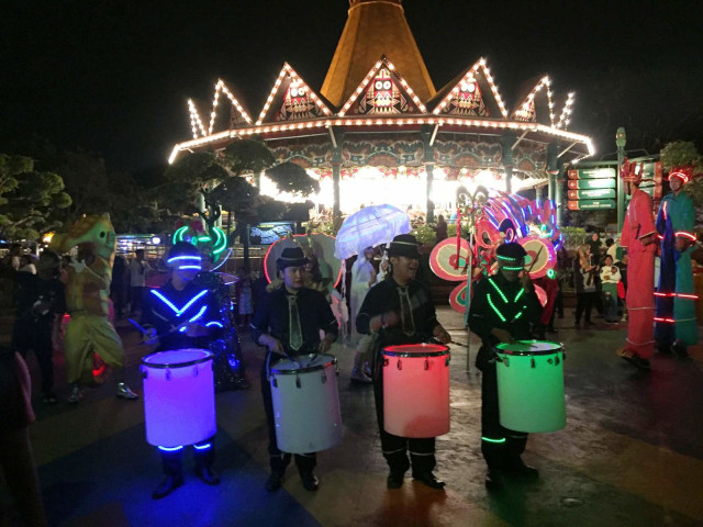 Suasana saat parade elektrik di Dufan. Foto: Gitario Vista Inasis/kumparan