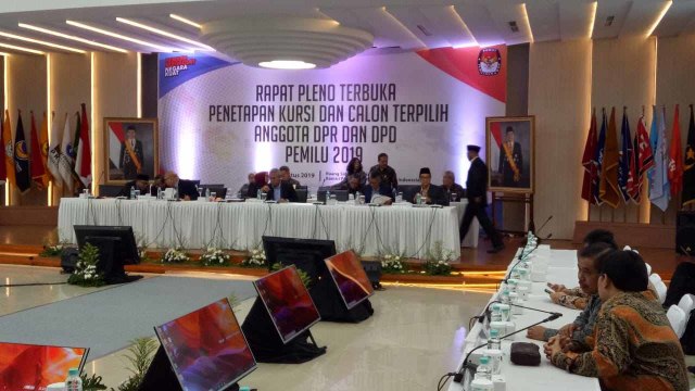 Rapat pleno terbuka penetapan perolehan suara sah secara nasional dan penetapan kursi dan calon terpilih anggota DPR dan DPD pemilu 2019. Foto: Aprilandika Pratama/kumparan