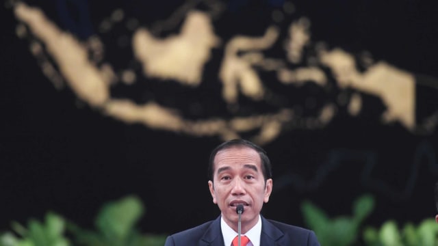 Presiden Joko Widodo memberikan keterangan pers terkait rencana pemindahan Ibu Kota Negara di Istana Negara, Jakarta. Foto: ANTARA FOTO/Akbar Nugroho Gumay