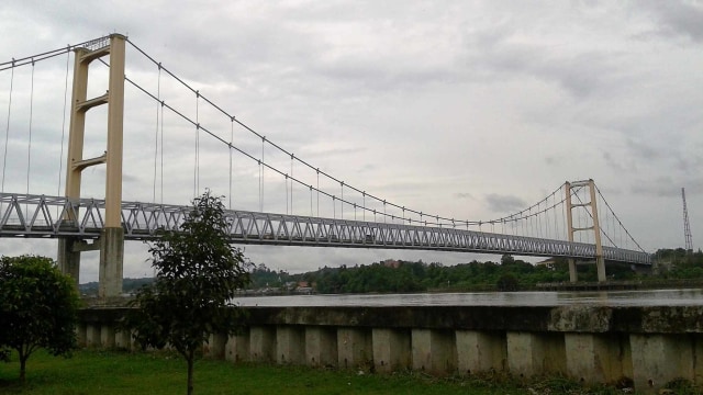 Jembatan Kutai Kartanegara, Kalimantan Timur. Foto: Wikimedia Commons/Marwan Mohamad