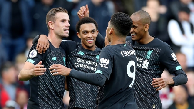 Para pemain Liverpool merayakan gol pertama mereka ke gawang Burnley. Foto: Action Images via Reuters/Carl Recine