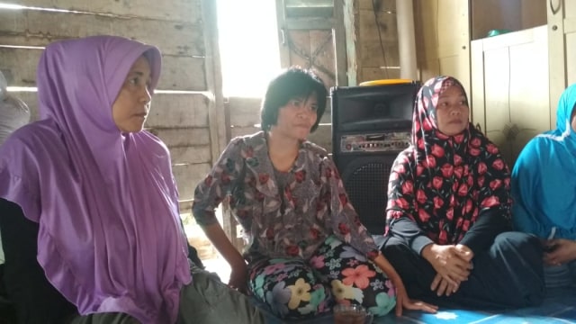 Sumiati (tengah) mengalami kekerasan saat bekerja di Sibu, Malaysia. Foto: Dok Hi!Pontianak 