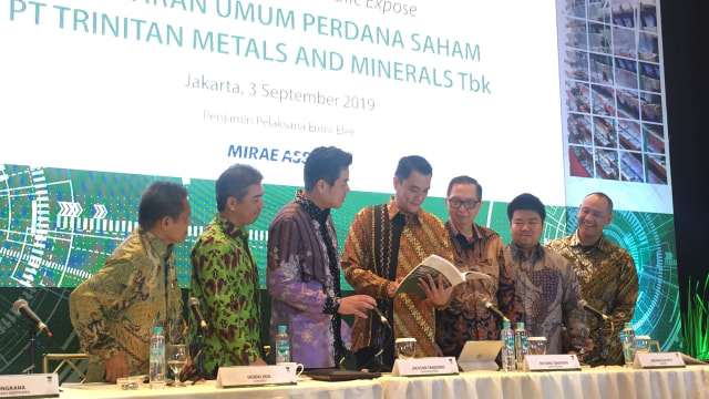 Konferensi pers Penawaran Umum Perdana Saham PT Trinitan Metals and Mineral Tbk di Thamrin Jakarta, Rabu (3/9). Foto: Nurul Nur Azizah/kumparan