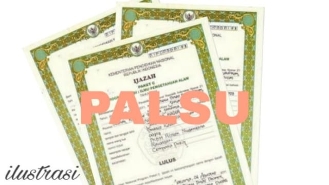 Ilustrasi ijazah palsu.