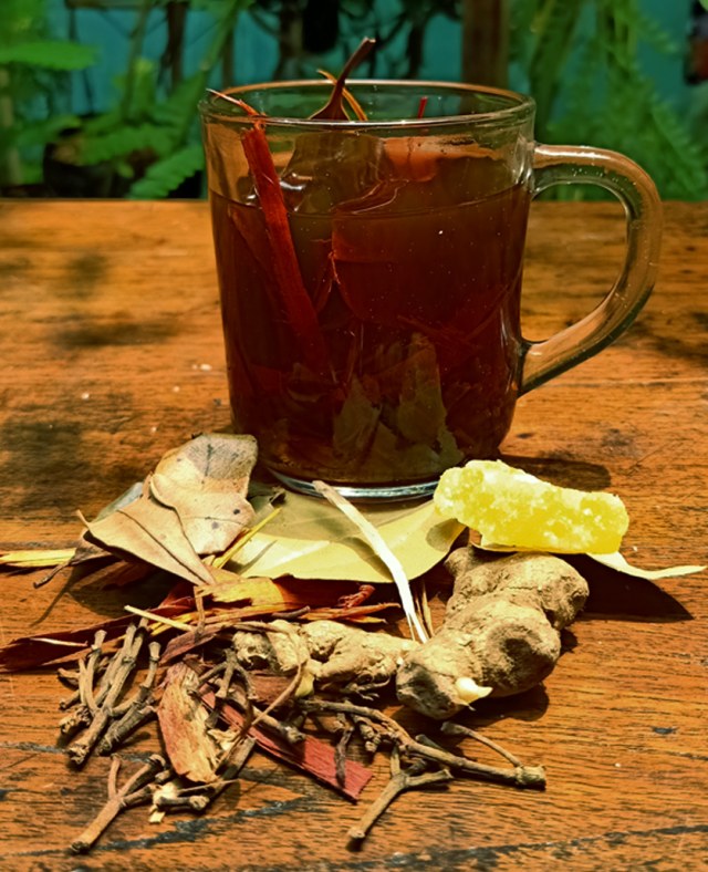 Wedang Uwuh memiliki aroma yang khas, mewangi dan mirip-mirip wedang jahe  (Foto: Jamal Mahfudz)
