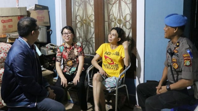 Kapolres Metro Tangerang, Kombes Abdul Karim beserta jajaran menyampaikan permintaan maaf kepada warga yang ditodongkan senjata oleh oknum polisi di Tangerang. Foto: Maulana Ramadhan/kumparan