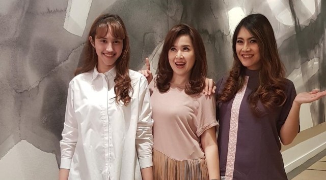 Grace Natalie bersama Tsamara Amani dan Isyana Bagoes Oka, dua anggota perempuan PSI. Foto: dok. @gracenat/ Instagram