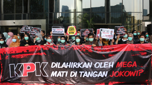 Aksi pegawai KPK menolak revisi UU KPK dan capim bermasalah di Gedung KPK, Jakarta, Jumat (6/9). Foto: Helmi Afandi Abdullah/kumparan