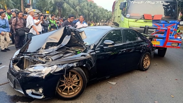 Kondisi kendaraan yang terlibat tabrakan beruntun di Bintaro, Jumat. Foto: Twitter/@TMCPoldaMetro