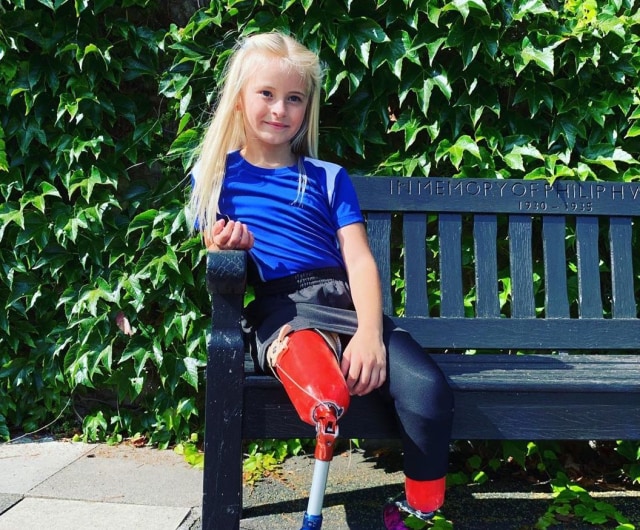Model cilik penyandang disabilitas yang akan tampil di New York Fashion Week 2020 Foto: Instagram daisymay_demetre