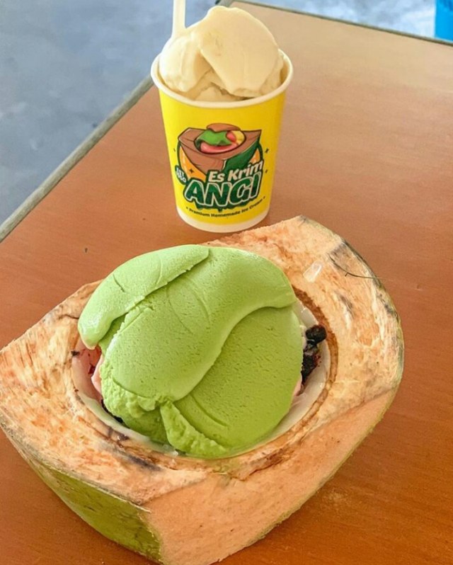 Es Krim Angi, salah satu minuman khas Pontianak yang patut dicoba. Foto Instagram @eskrimangi