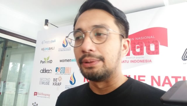 Michael Reza Say, VP Coorporate Affairs Gojek - kanalbali/KAD