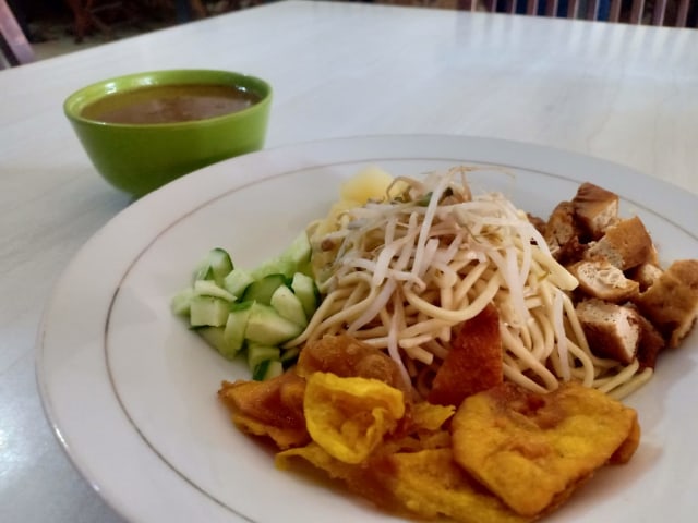 Mie belitung yang kerap menggugah selera.
