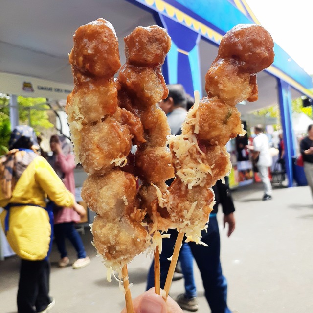 Ilustrasi cilok goreng keju Foto: Kartika Pamujiningtyas/kumparan