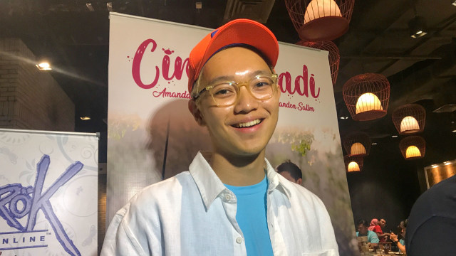 Brandon Salim usai jumpa pers web series ‘Cinta Abadi’ di kawasan Kuningan, Jakarta Selatan, Sabtu (7/9). Foto: Regina Kunthi Rosary/kumparan