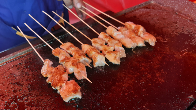 Kuliner pedas di Pucuk Coolinary Festival Palembang Foto: Azalia Amadea/ kumparan