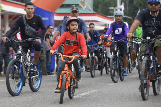Peserta gowes ceria 2019 bersama ISSI Aceh di Kota Banda Aceh pada Minggu pagi (8/9). Foto: Suparta/acehkini
