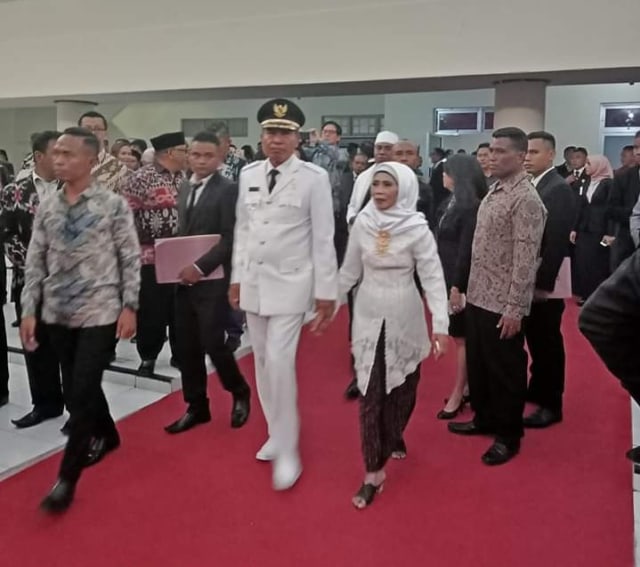 Djafar Achmad resmi dilantik menjadi Bupati Ende periode 2019 - 2024 pada Minggu (8/9) di Kupang. Sumber foto: Istimewa.
