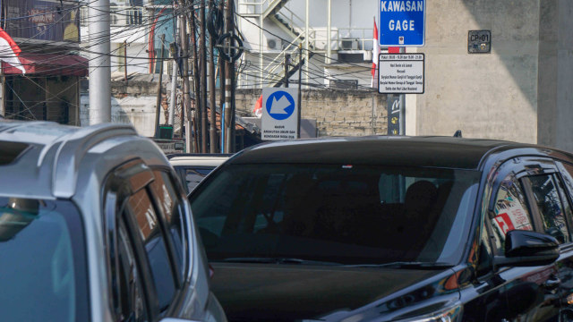 Perluasan aturan ganjil genap di Fatmawati, Jakarta Selatan resmi diberlakukan mulai hari ini, Senin (9/9). Foto: Irfan Adi Saputra/kumparan