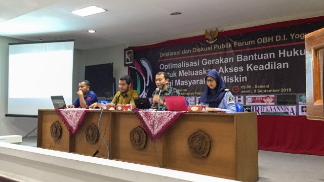 Suasana diskusi dan deklarasi Optimalisasi Gerakan Bantuan Hukum untuk Meluaskan Akses Keadilan Masyarakat Miskin di Fakultas Hukum Universitas Atma Jaya Yogyakarta, Senin (9/9). Foto: Arfiansyah Panji Purnandaru/kumparan