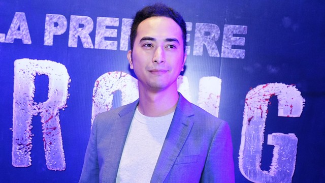 Aktor Winky Wiryawan saat hadir di Gala Premiere film Lorong di Epicentrum, Jakarta Foto: Ronny