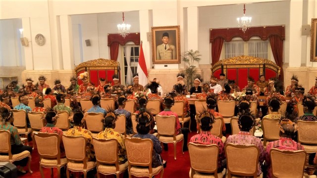 Presiden Jokowi terima sejumlah perwakilan tokoh Papua dan Papua Barat di Istana Negara. Foto: Fahrian Saleh/kumparan