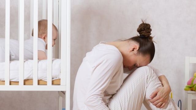 Moms, Ini Beda Depresi Postpartum dan Sindrom Baby Blues. Foto: Shutter Stock
