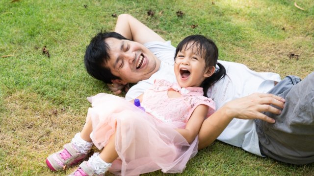 anak dan ayah Foto: Shutterstock