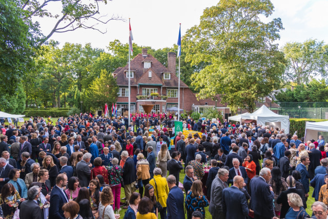 Perayaan Persahabatan Indonesia dan Belanda (1)
