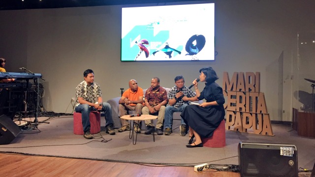 Diskusi santai tentang cenderawasih, ekowisata, dan hutan dalam Mace Papua Foto: Helinsa Rasputri/kumparan.com