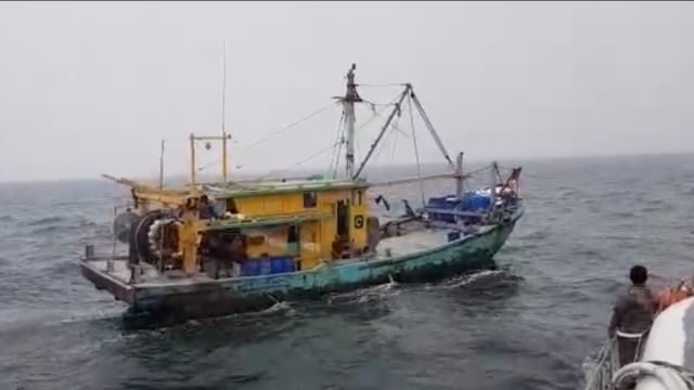 Kapal ilegal Malaysia yang ditangkap KKP. Foto: Dok. KKP