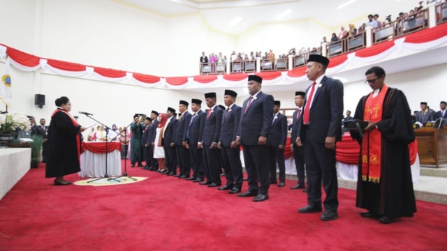 20 Anggota DPRD Halmahera Tengah periode 2019-2024 resmi dilantik. Foto: Adlun Fiqri