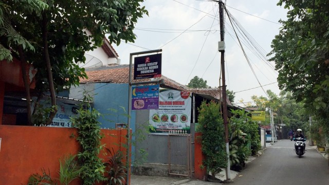 Kampung Sedekah di Ciracas, Jakarta Timur. Foto: Darin Atiandina/kumparan