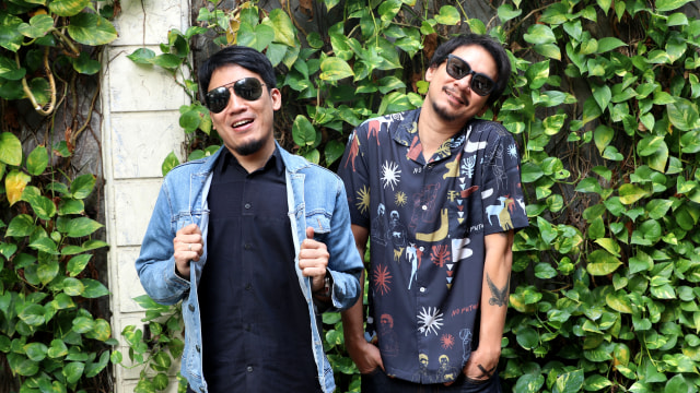 Presenter Vincent Rompies dan Deddy Mahendra Desta saat berkunjung ke kantor kumparan. Foto: Melly Meiliani/kumparan