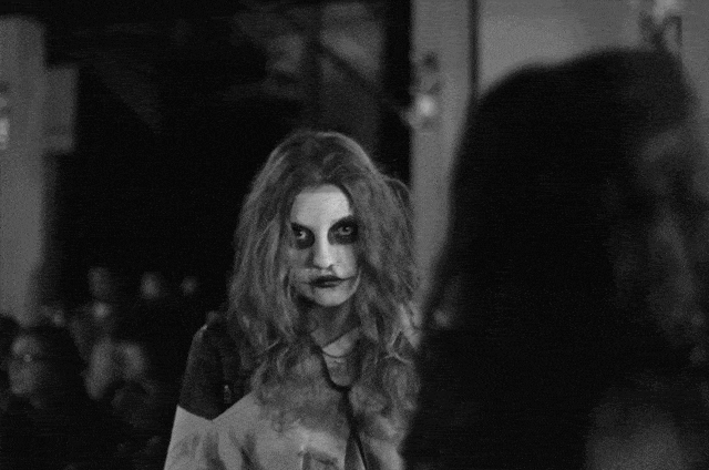 Ilustrasi hantu di hotel Foto: giphy