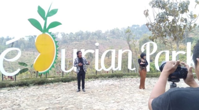 Cak Sodik New Monata Shooting Vidio Klip di DeDurian Park