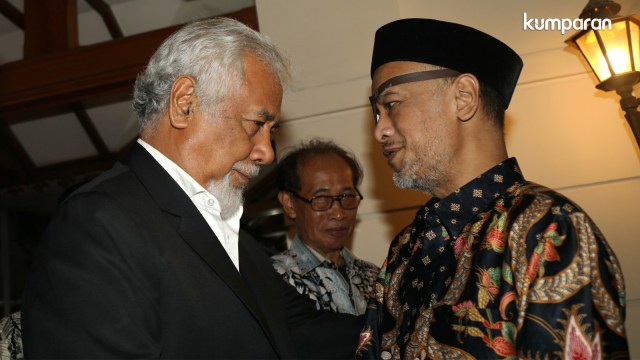 Xanana Gusmao (kiri) berbincang dengan anak BJ Habibie Thareq Kemal Habibie (kanan) di Patra Kuningan, Jakarta, Sabtu (14/9/2019). Foto: Nugroho Sejati/kumparan