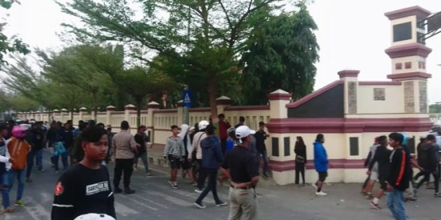 Video: Rusuh Antarsuporter di Laga Persab Brebes vs Persip Pekalongan